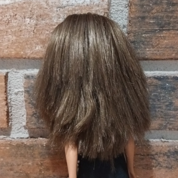 2015 Barbie matell Brown hair tan skin - Picture 6 of 12